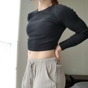 TNA XS long sleeve black crop